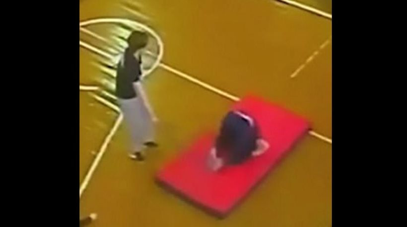 Βίντεο σοκ: Μαθητής κάνει κωλοτούμπα και παθαίνει κάταγμα στη σπονδυλική στήλη